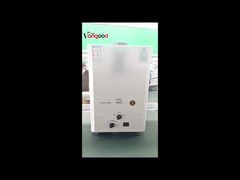 Жилой 16L термостатический газовый водонагреватель сбалансированная дымовая система безопасный прямой выхлоп